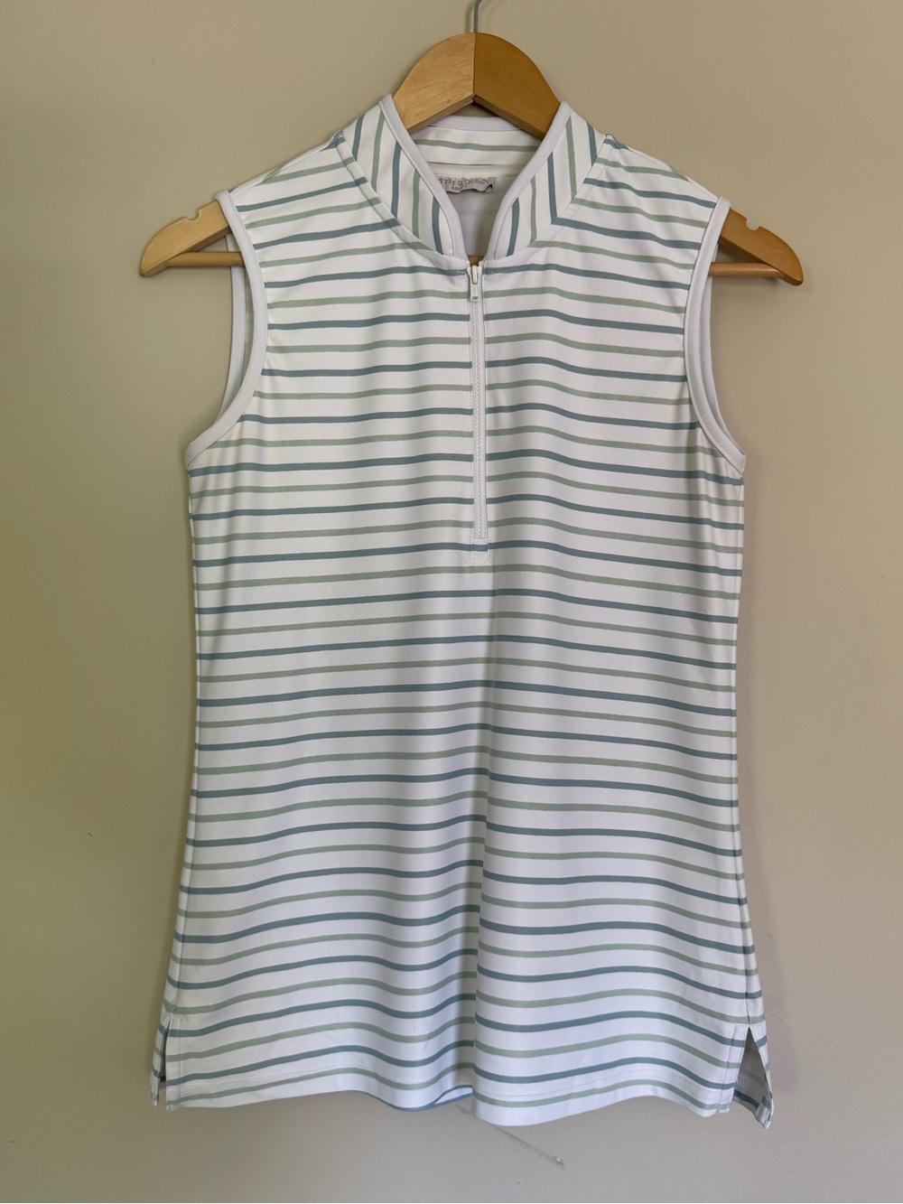 Smith & Quinn Kennedy Striped Women’s Sleeveless Golf Shirt Mandarin Collar Sz S